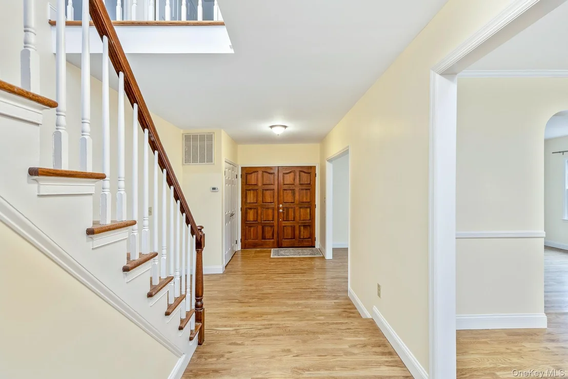 Photo of 451 River Road