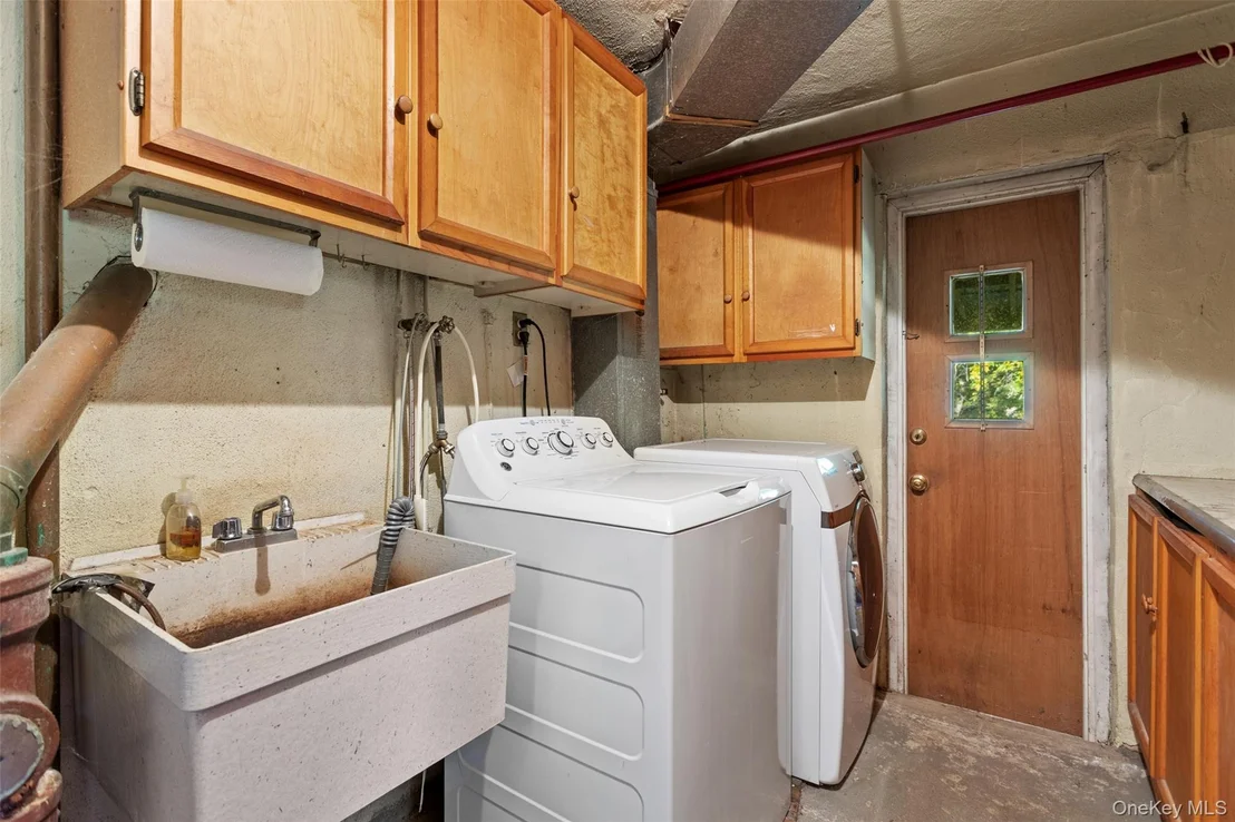 Photo of 180 Bradford Avenue