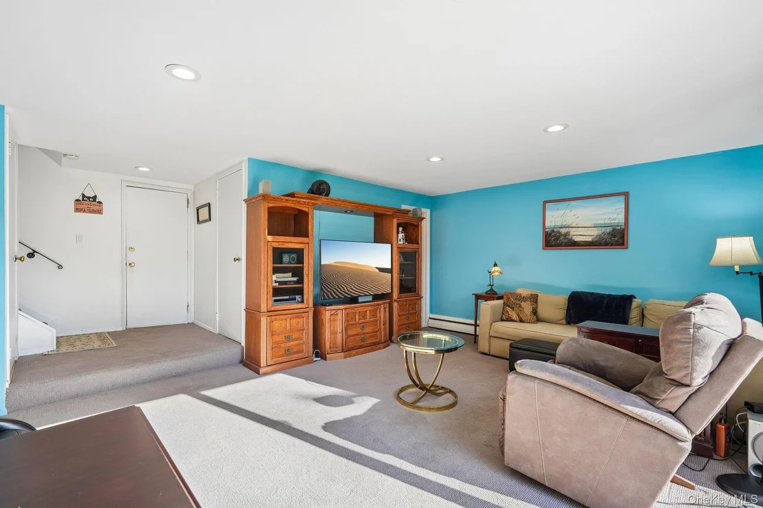 Photo of 11 Lenroc Drive