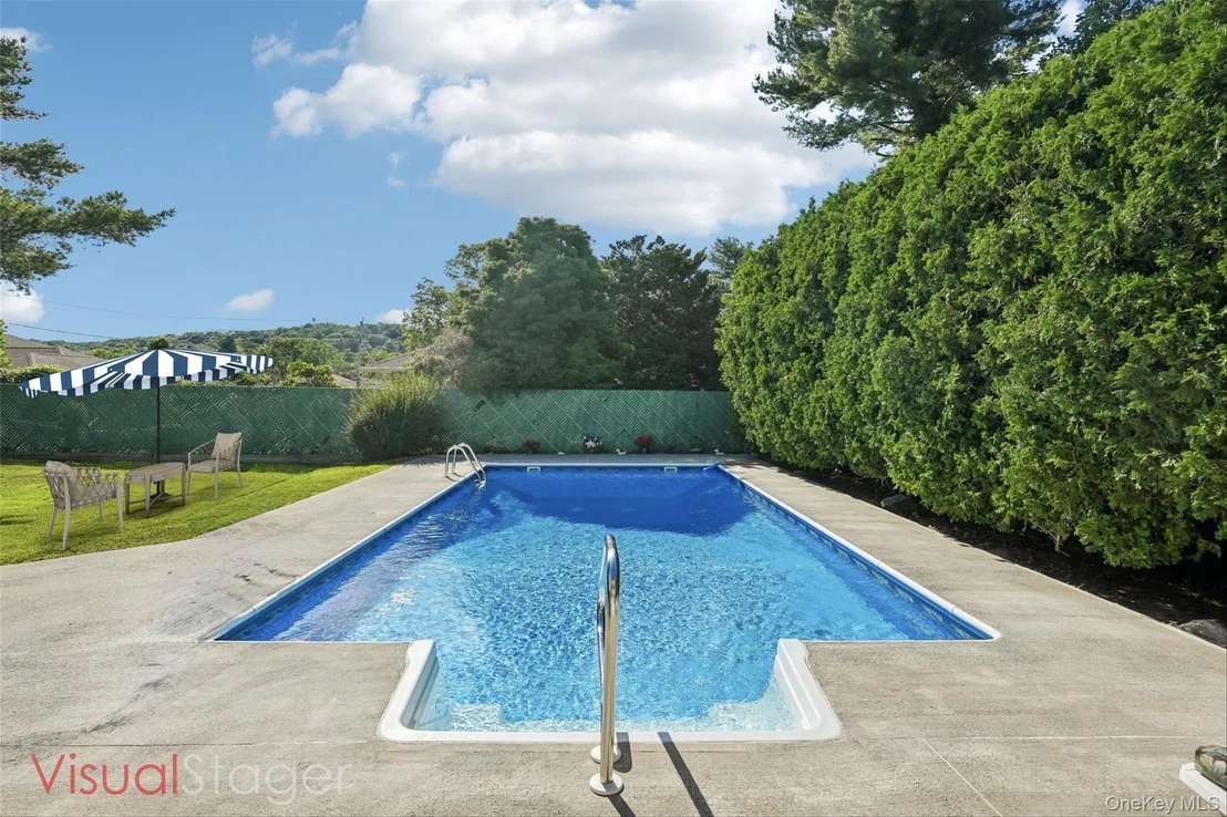 Photo of 11 Lenroc Drive