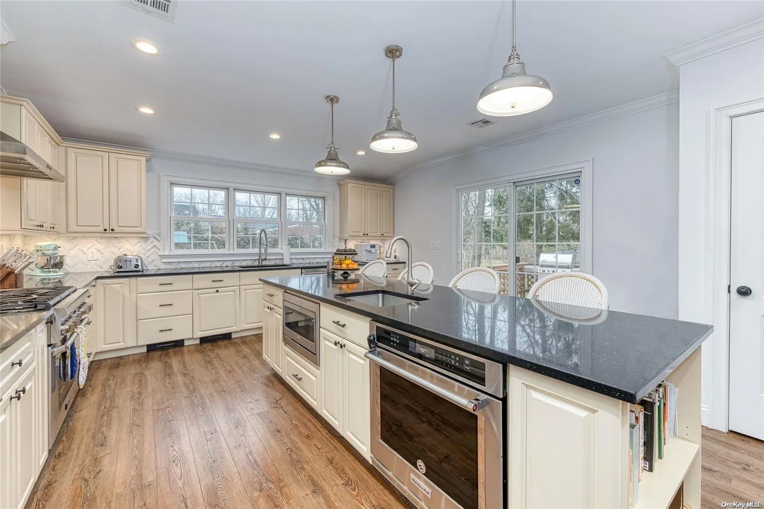 Photo of 49 Lindenmere Drive