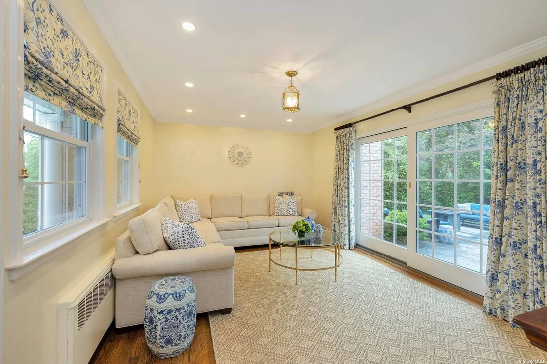 Photo of 325 Trumbull Road
