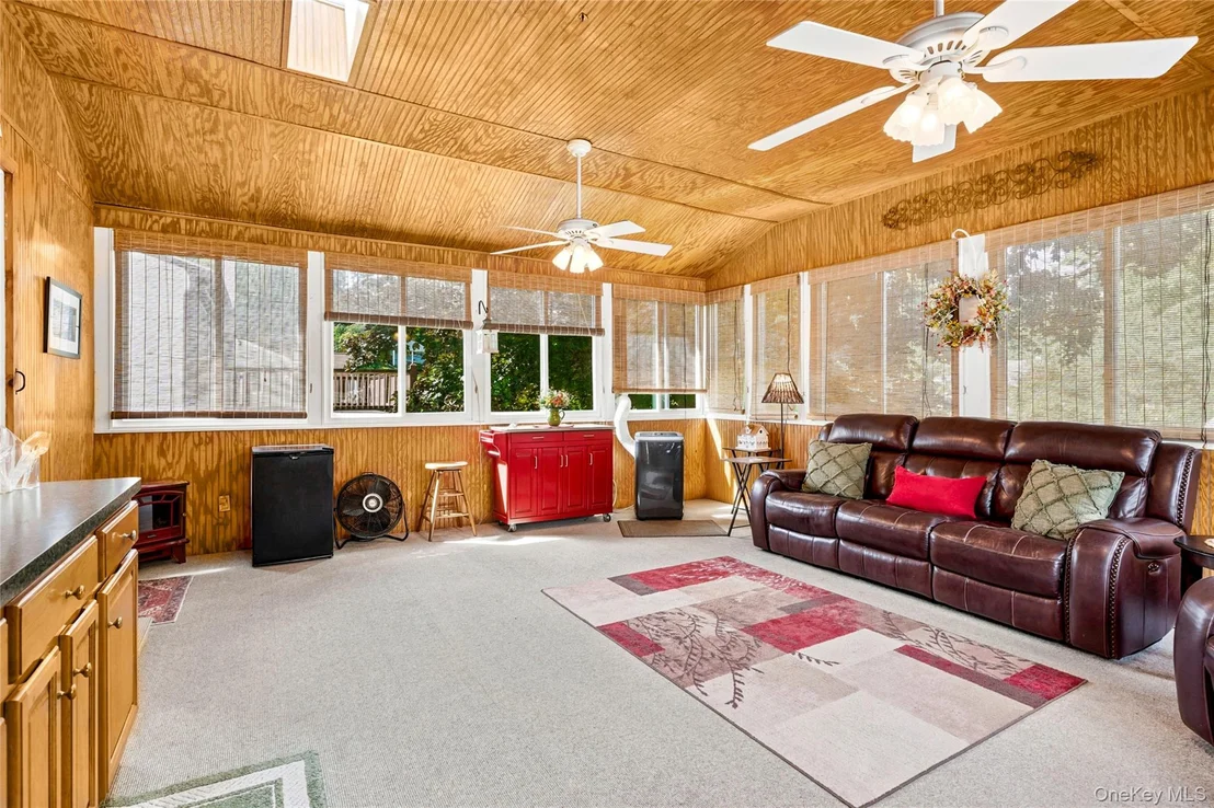 Photo of 355 Sprout Brook Road