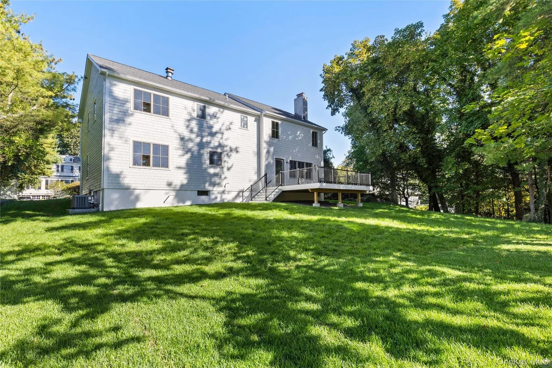 Photo of 19 Highland Park Place
