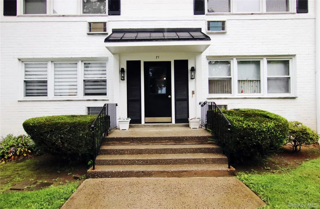 Photo of Unit D at 71 Avon Circle