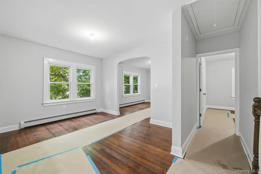 Photo of 669 N Division Street