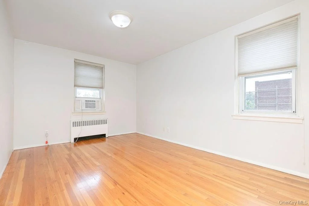Photo of Unit 6G at 765 Bronx River Rd