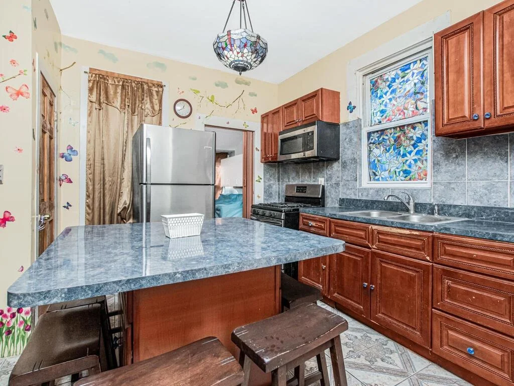 Photo of 4449 Park Avenue