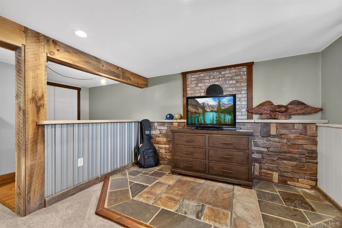 Photo of 85 Farries Avenue