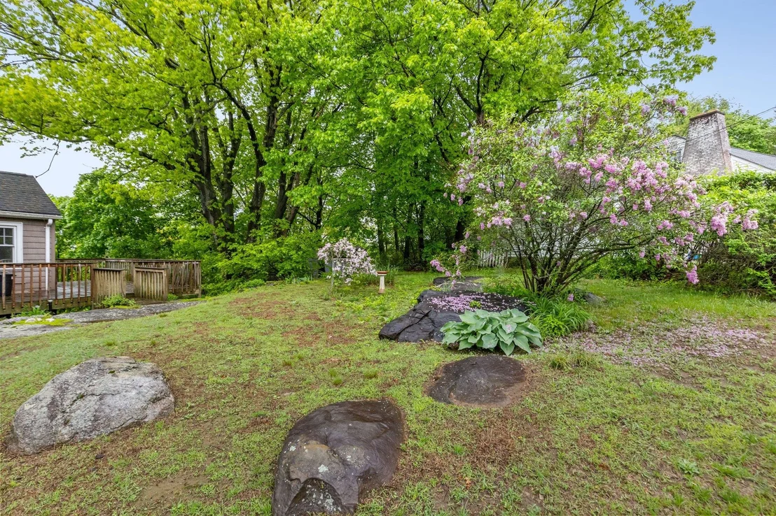 Photo of 803 Oakwood Drive