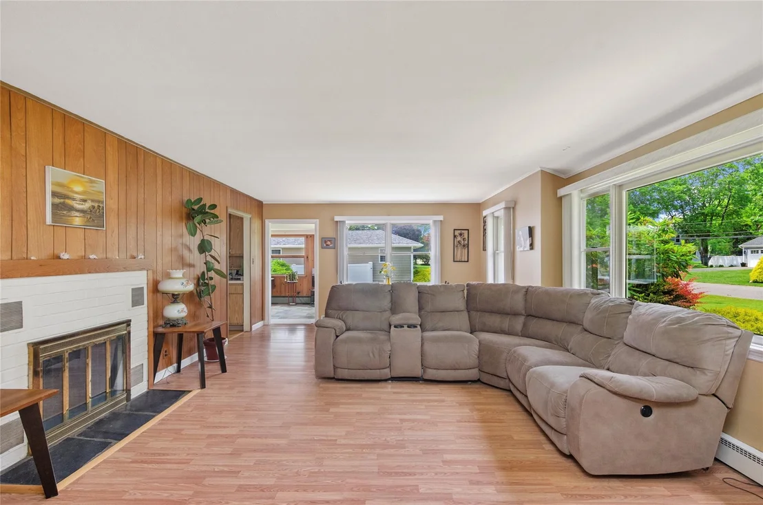 Photo of 16 Colonial Drive