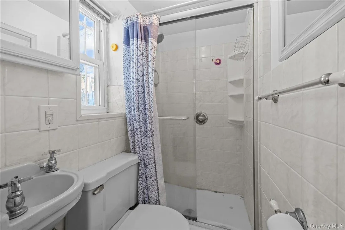 Photo of 1115 Mace Avenue