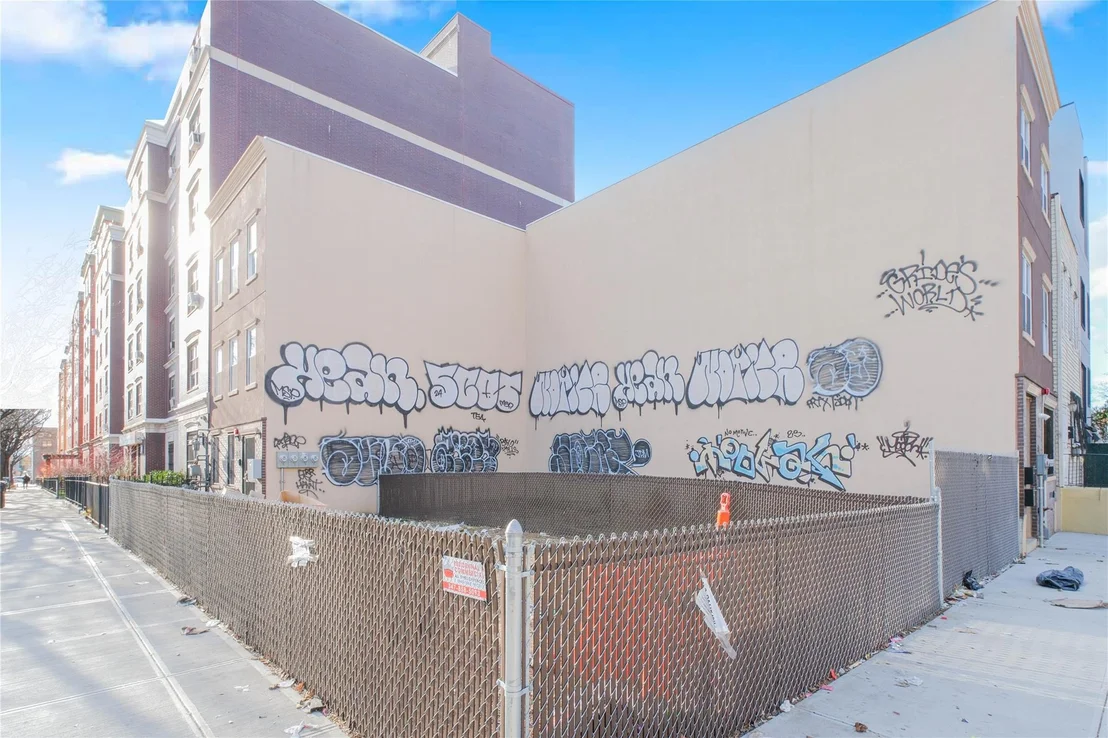 Photo of 52 Buffalo Avenue