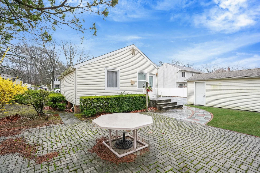 Photo of 622 Sandra Avenue
