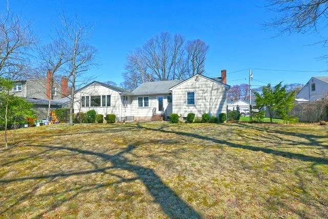 Photo of 2026 Decker Avenue