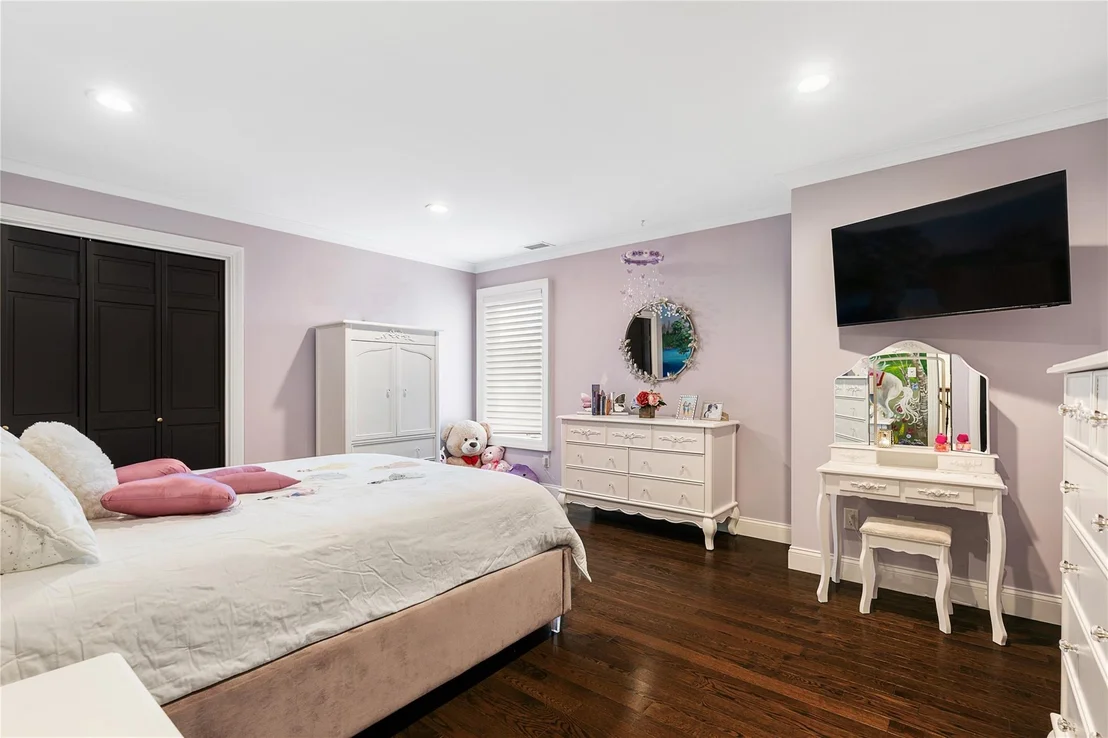 Photo of 1466 Dwight Place