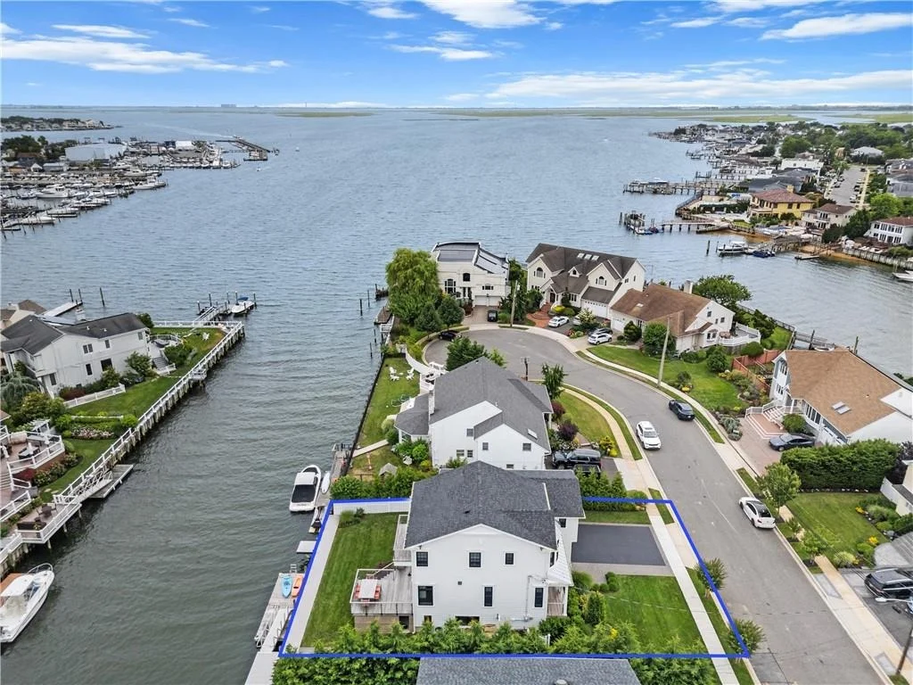 Photo of 2911 Harbor Road
