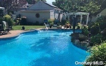 Photo of 92 Maple Avenue