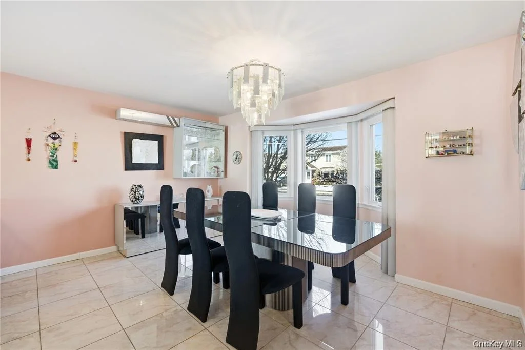 Photo of 3094 Riverside Drive