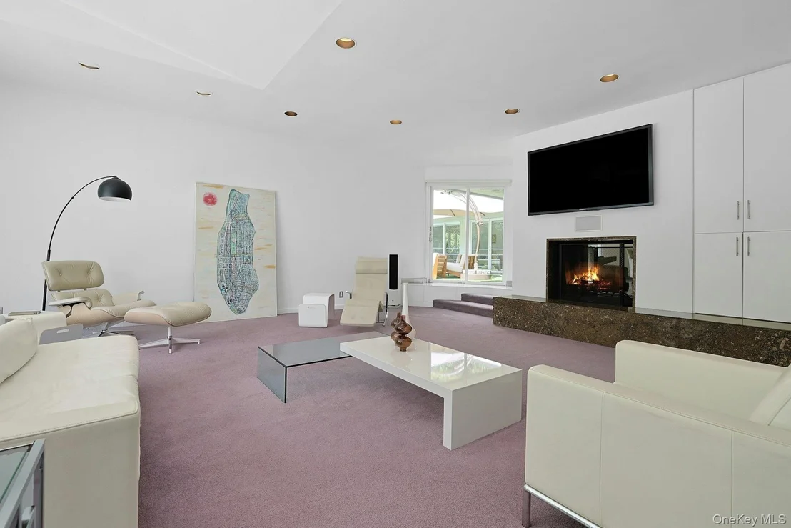 Photo of 10 Cypress Point Drive