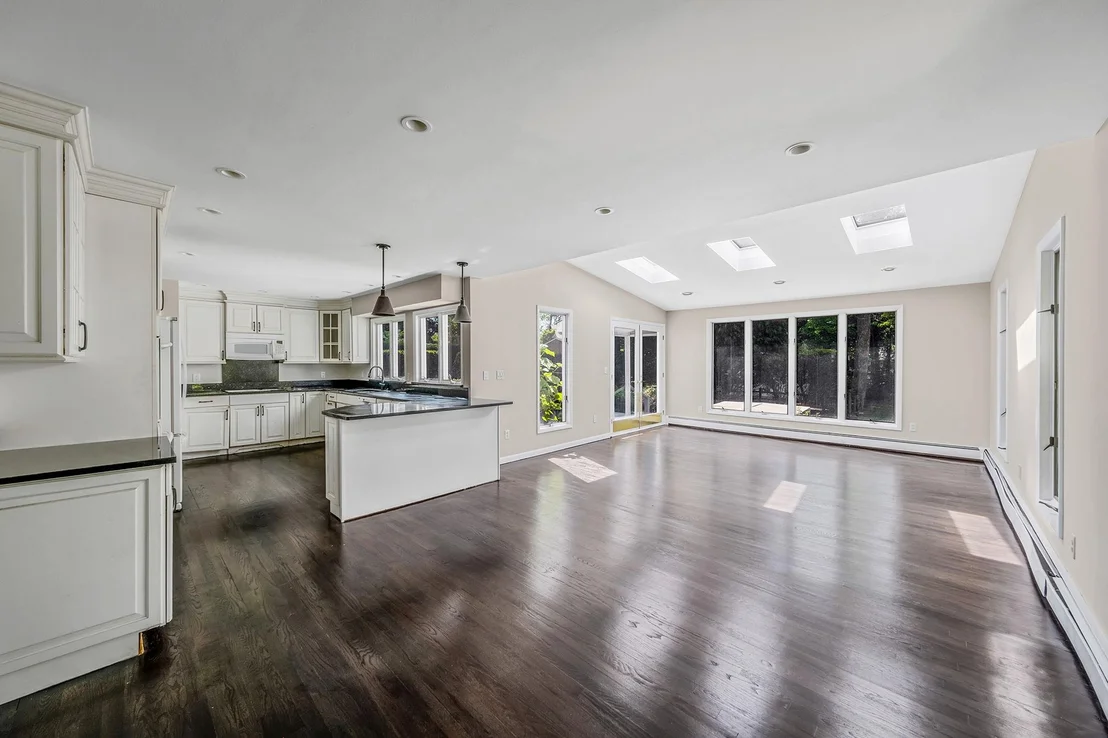 Photo of 10 Clearbrook Drive