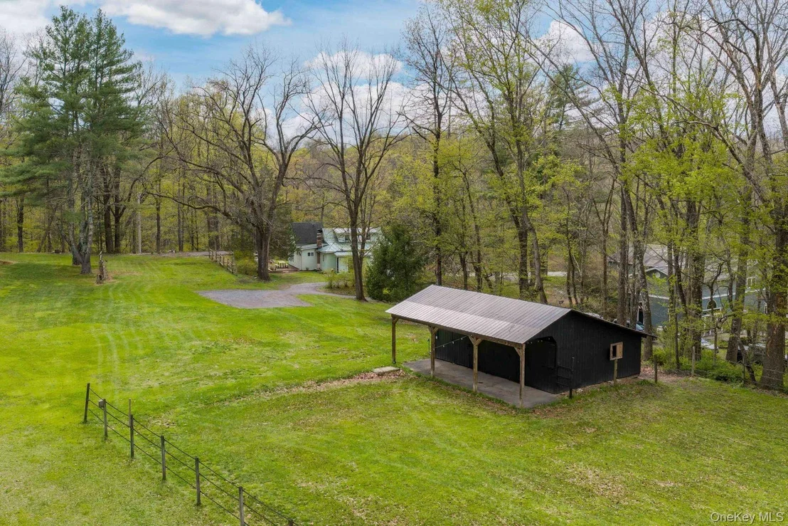 Photo of 452 Mountain Road