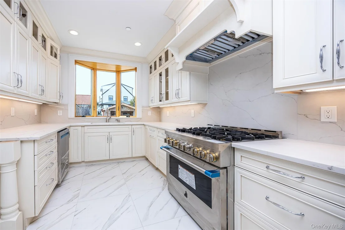 Photo of 10-42 Utopia Parkway