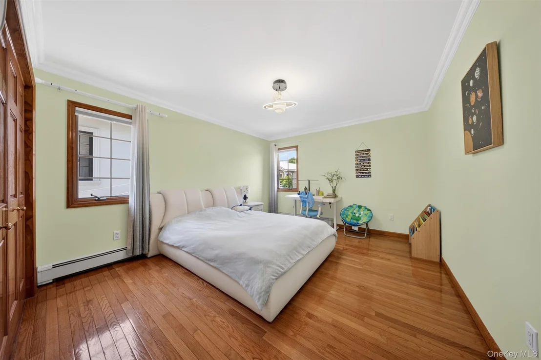 Photo of 162-11 12th Road
