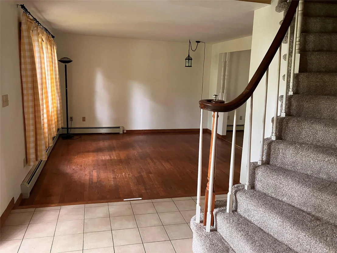 Photo of 218 Roosevelt Road