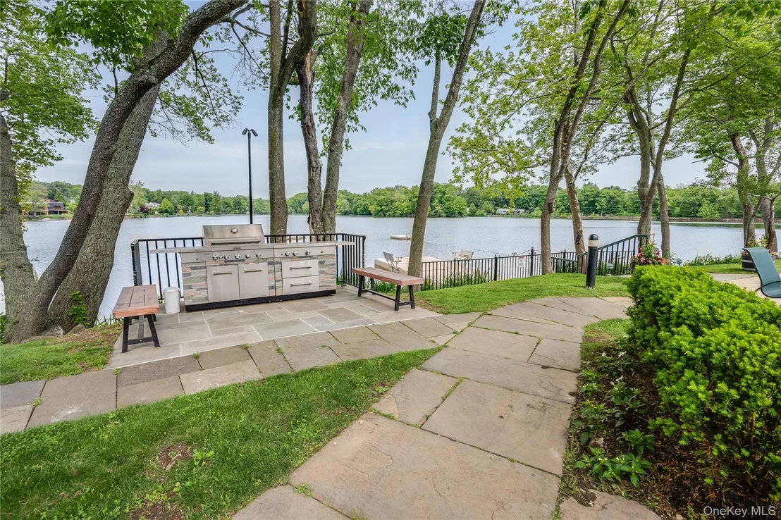 Photo of 35 Waterside Close