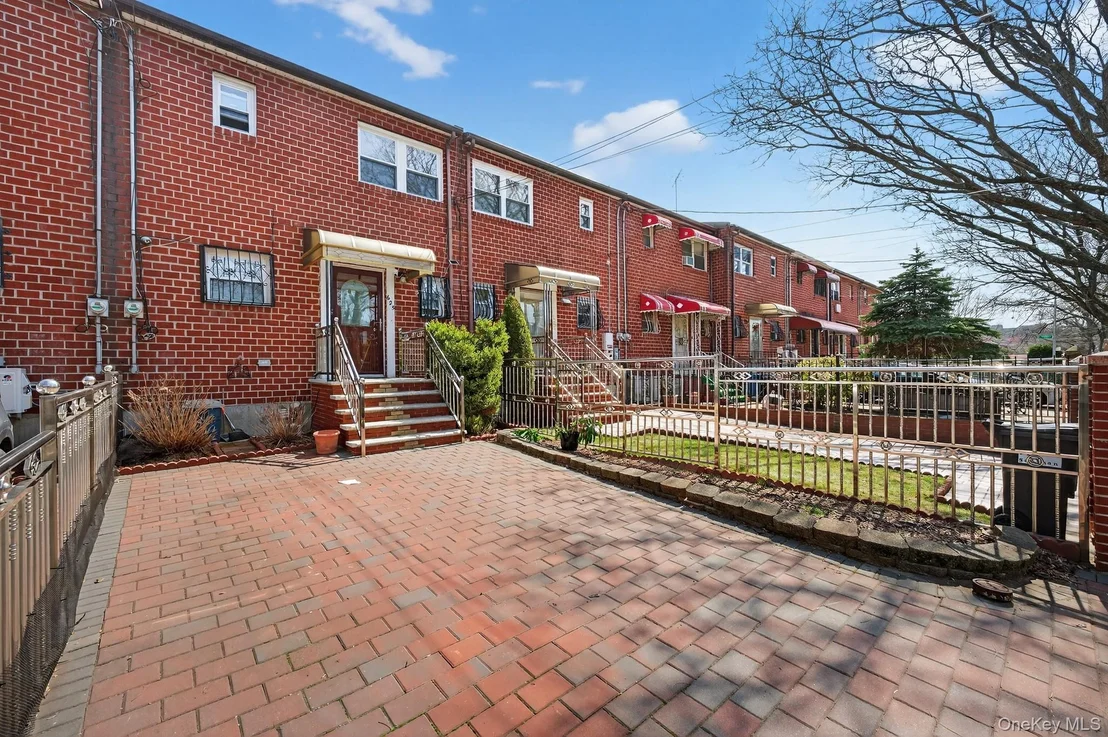 Photo of 625 Sackman Street