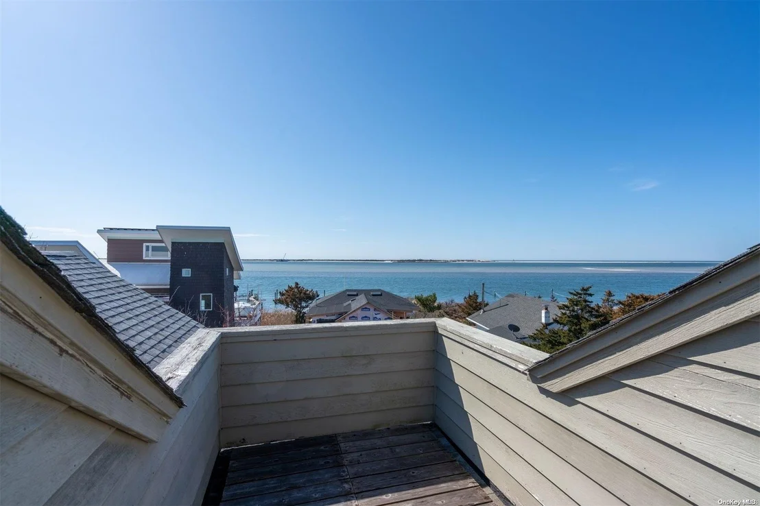 Photo of 85 Oak Beach Road
