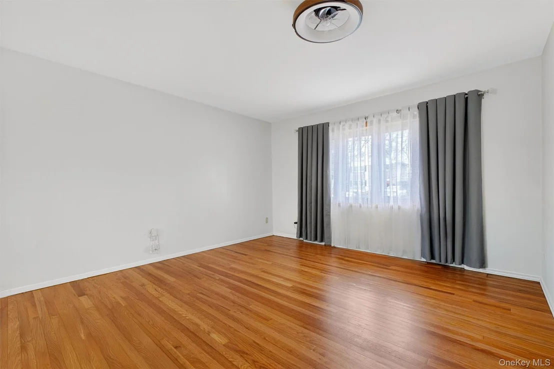 Photo of 18 Cardinal Drive