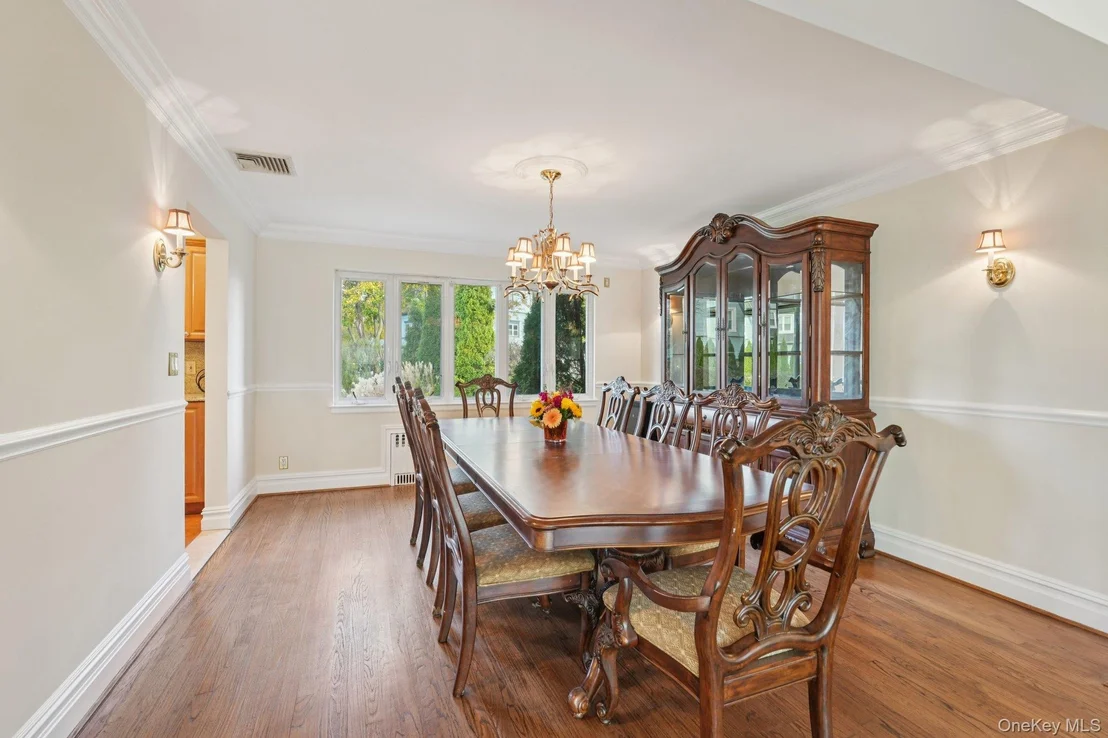 Photo of 808 Wolfs Lane