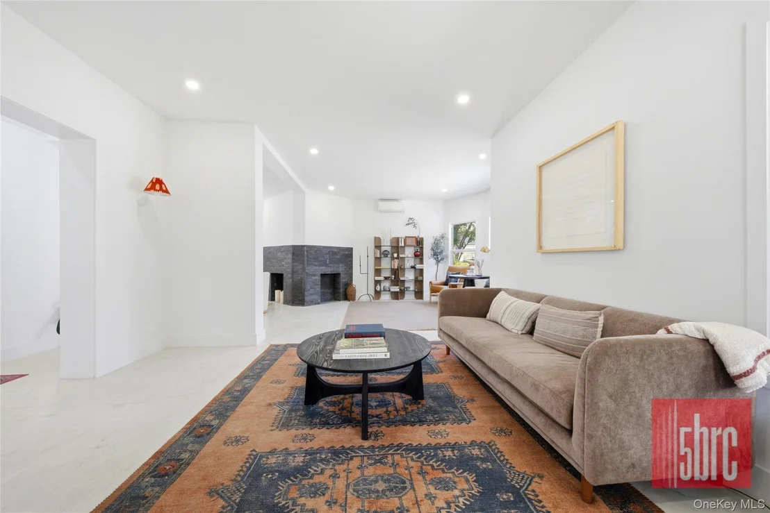 Photo of 1205 Beverley Road