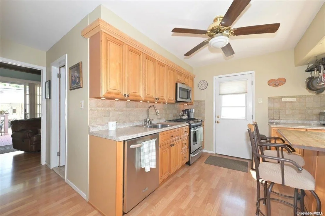Photo of 876 Mayer Drive