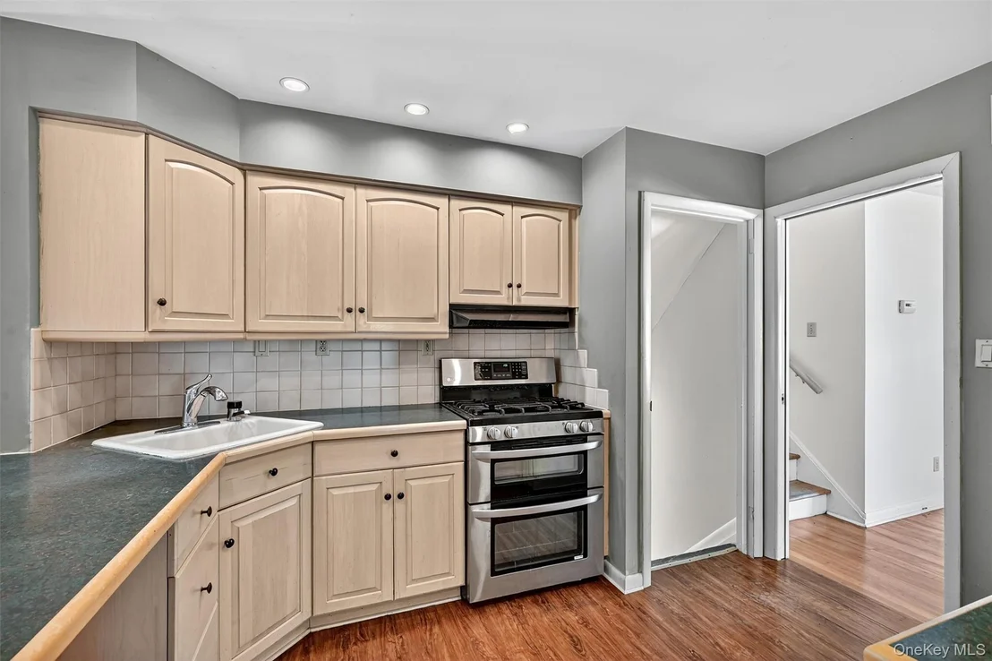 Photo of 23 Maplewood Boulevard