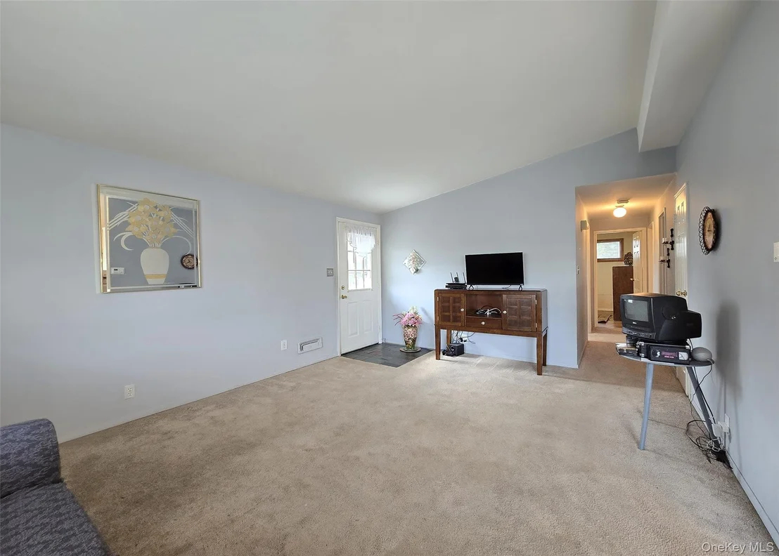 Photo of 32 Dennis Drive