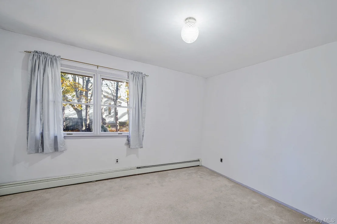 Photo of 24 E 6th Street
