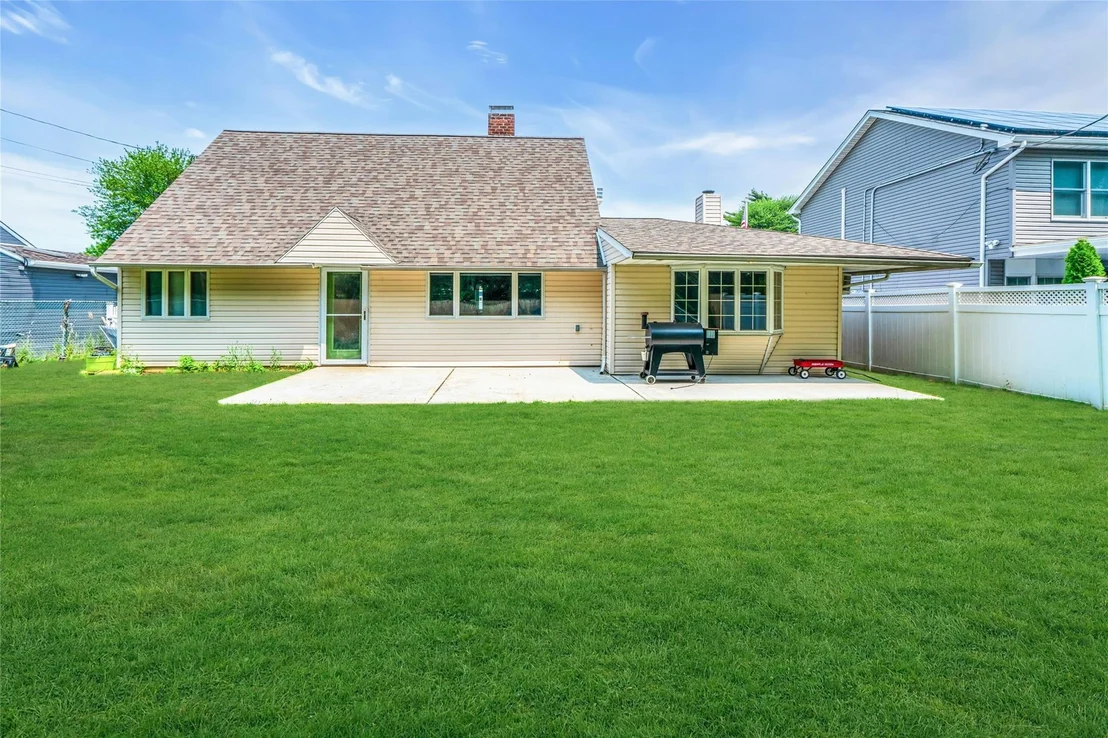 Photo of 246 Willowood Drive