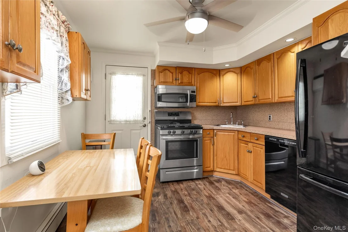 Photo of 369 Maple Avenue
