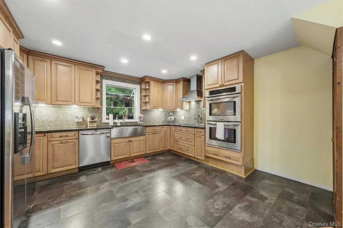 Photo of 256 Haviland Drive