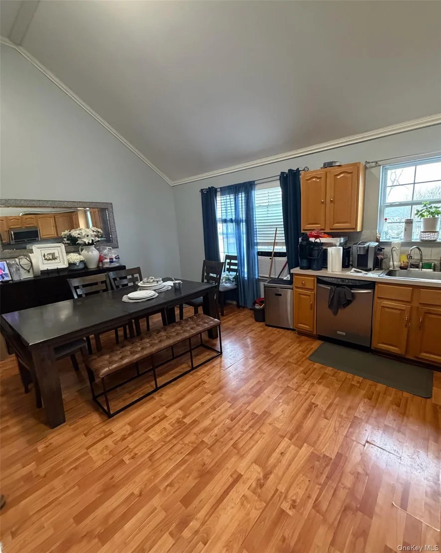 Photo of 83 3rd Avenue