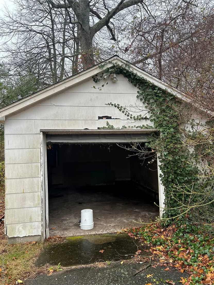 Photo of 155 Dahlia Drive