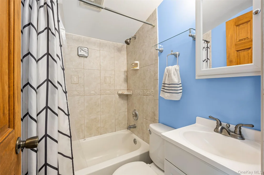 Photo of 10 Nassau Avenue