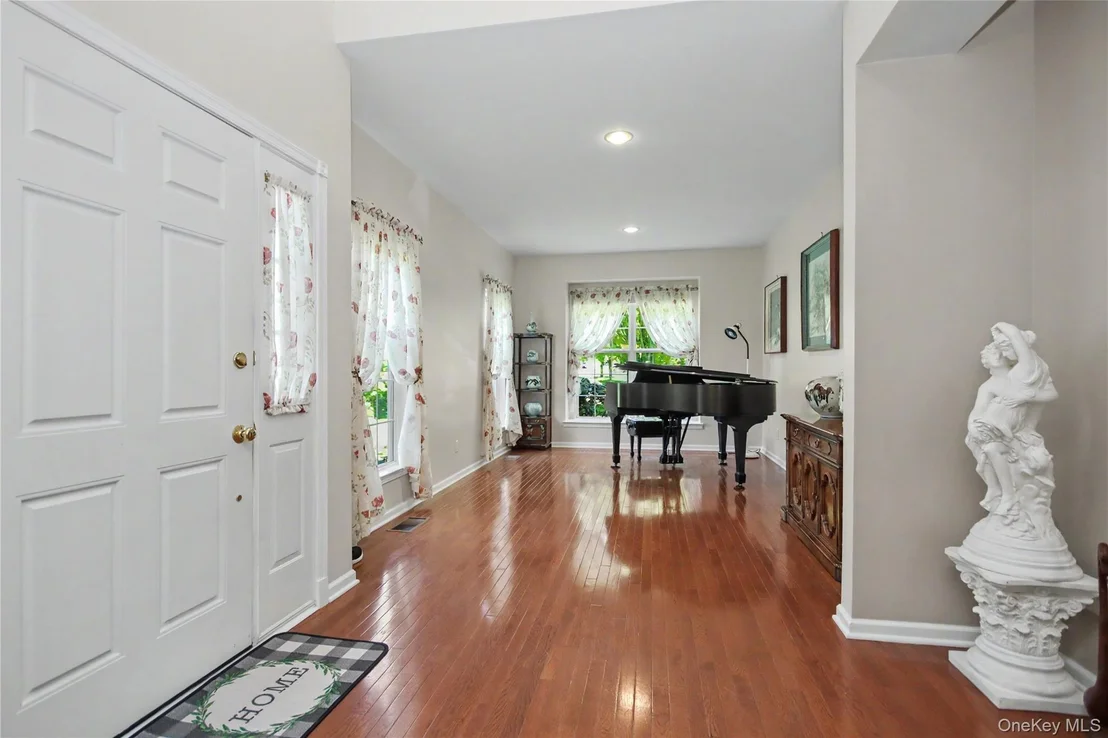 Photo of 760 Huntington Drive