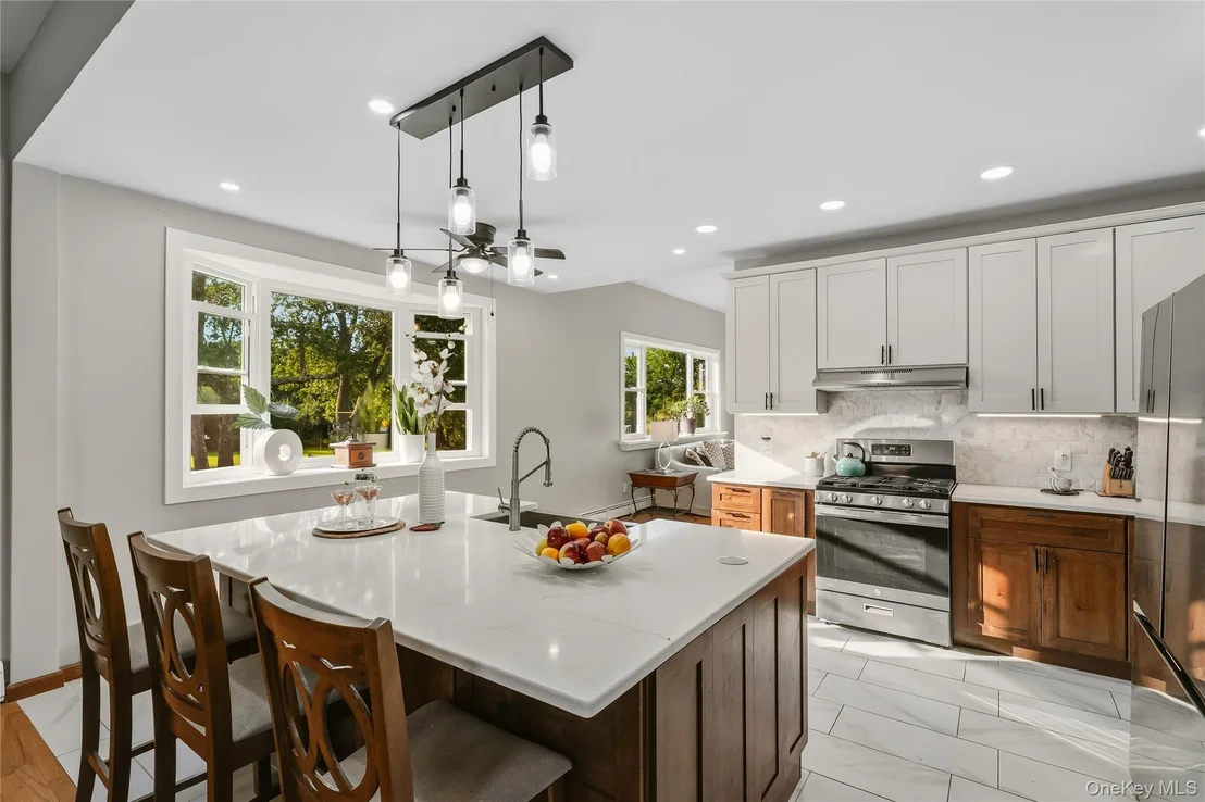 Photo of 75 Sunset Drive