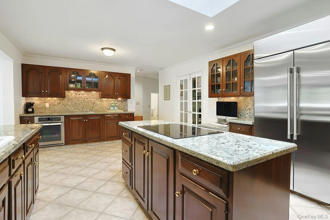Photo of 77 Central Drive