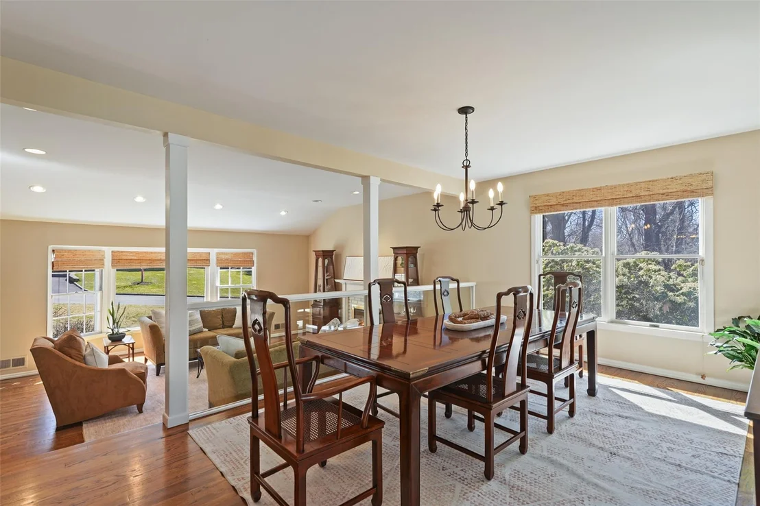 Photo of 33 Meadowlark Road
