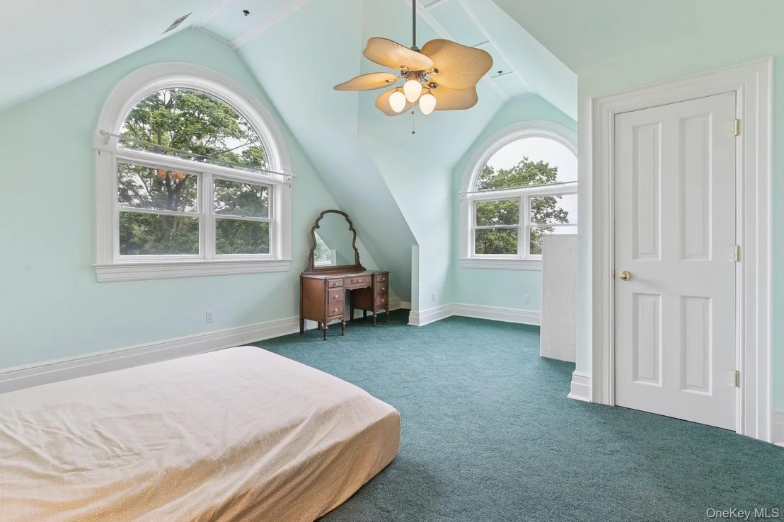 Photo of 80 Soundview Drive
